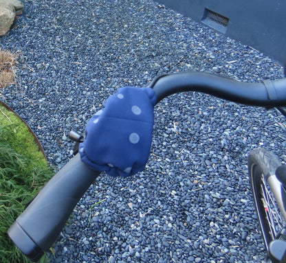 E-Bike-Display-Hülle fest K. Stip auf dunkelblauem Softshell